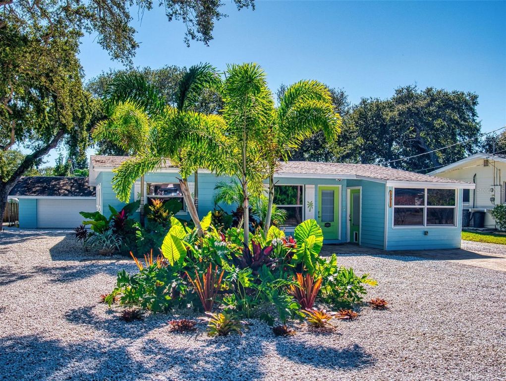 801 E 12TH AVENUE, New Smyrna Beach, FL 32169