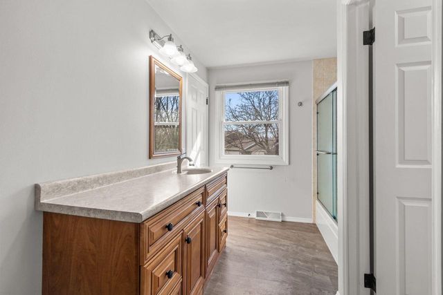 1645 CRESTVIEW DRIVE, Oshkosh, WI 54904