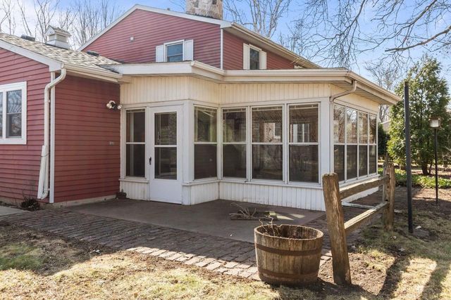 1645 CRESTVIEW DRIVE, Oshkosh, WI 54904