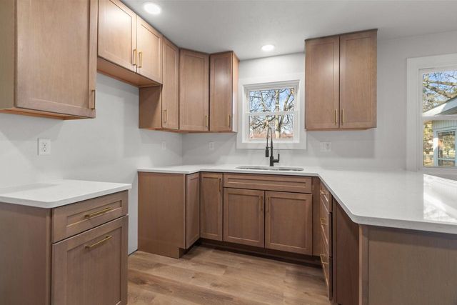 1645 CRESTVIEW DRIVE, Oshkosh, WI 54904