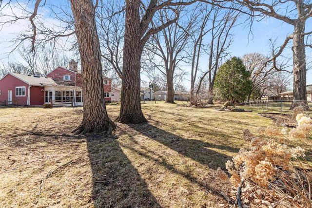 1645 CRESTVIEW DRIVE, Oshkosh, WI 54904