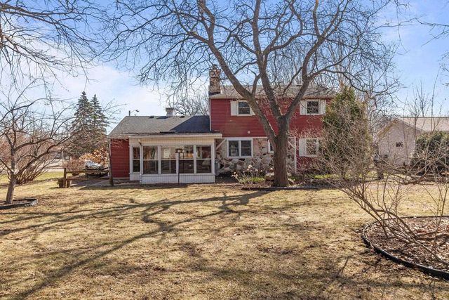 1645 CRESTVIEW DRIVE, Oshkosh, WI 54904