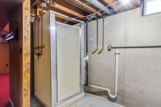 1645 CRESTVIEW DRIVE, Oshkosh, WI 54904