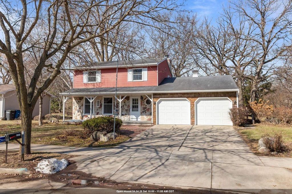 1645 CRESTVIEW DRIVE, Oshkosh, WI 54904