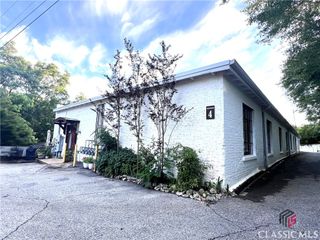 585 White Circle 406, Athens, GA 30605