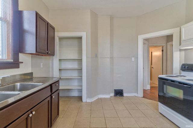 900 E Walnut Street, Evansville, IN 47713