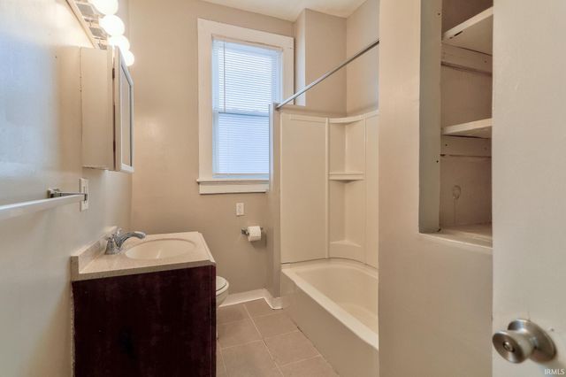 900 E Walnut Street, Evansville, IN 47713