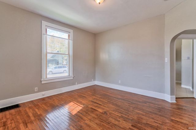 900 E Walnut Street, Evansville, IN 47713