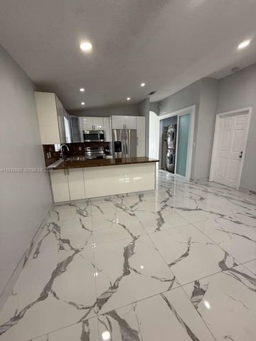 8701 NW 109th Ter 0, Hialeah Gardens, FL 33018