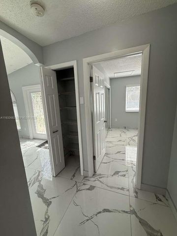 8701 NW 109th Ter 0, Hialeah Gardens, FL 33018