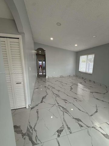 8701 NW 109th Ter 0, Hialeah Gardens, FL 33018