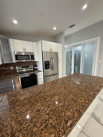 8701 NW 109th Ter 0, Hialeah Gardens, FL 33018