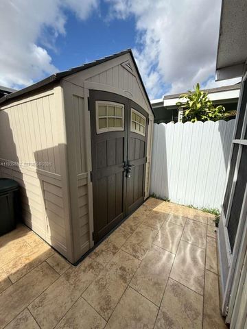 8701 NW 109th Ter 0, Hialeah Gardens, FL 33018