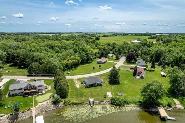 9093 N Arrowhead Shores Road, Edgerton, WI 53524