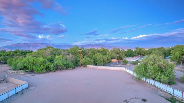 1202 Gabaldon Road NW, Albuquerque, NM 87104