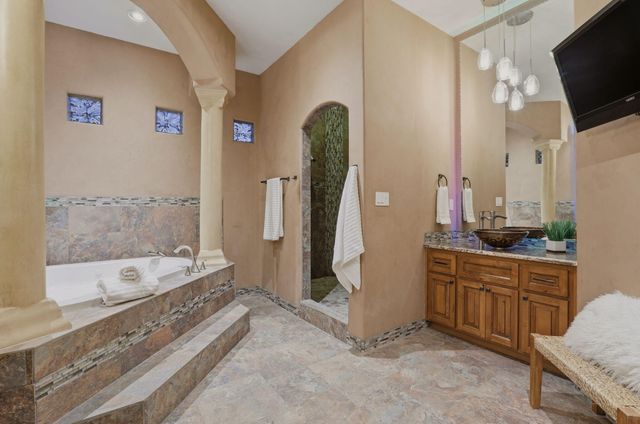 1202 Gabaldon Road NW, Albuquerque, NM 87104