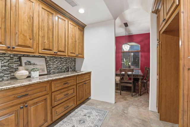 1202 Gabaldon Road NW, Albuquerque, NM 87104