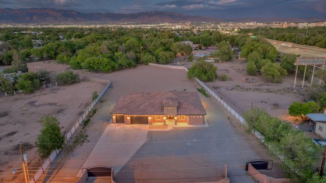 1202 Gabaldon Road NW, Albuquerque, NM 87104
