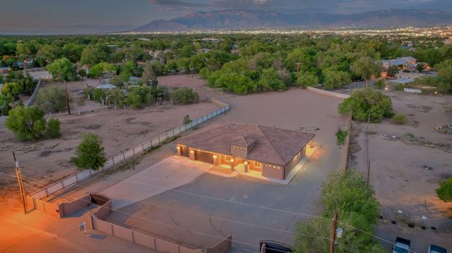 1202 Gabaldon Road NW, Albuquerque, NM 87104