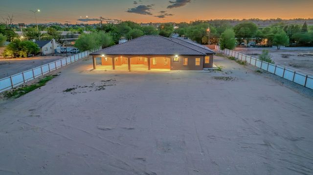 1202 Gabaldon Road NW, Albuquerque, NM 87104