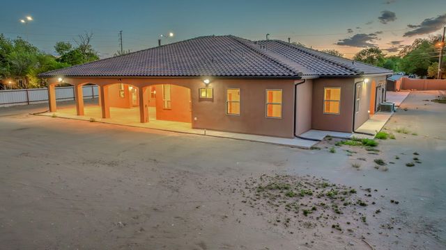 1202 Gabaldon Road NW, Albuquerque, NM 87104
