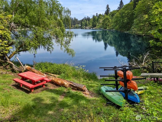 9825 Glory Drive SE, Olympia, WA 98513