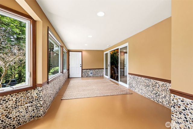 9825 Glory Drive SE, Olympia, WA 98513