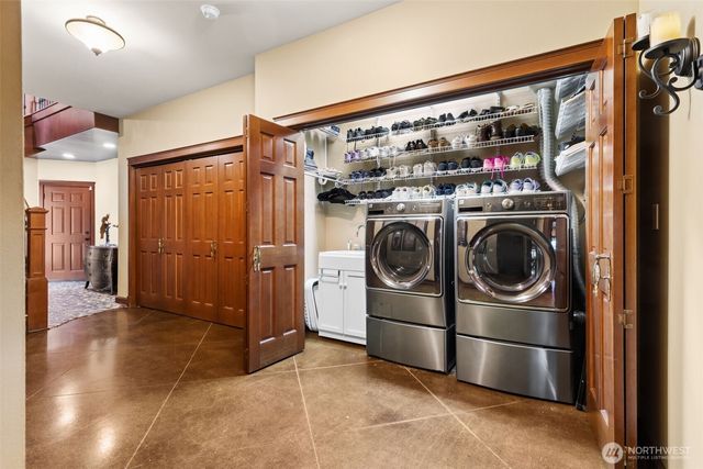 9825 Glory Drive SE, Olympia, WA 98513
