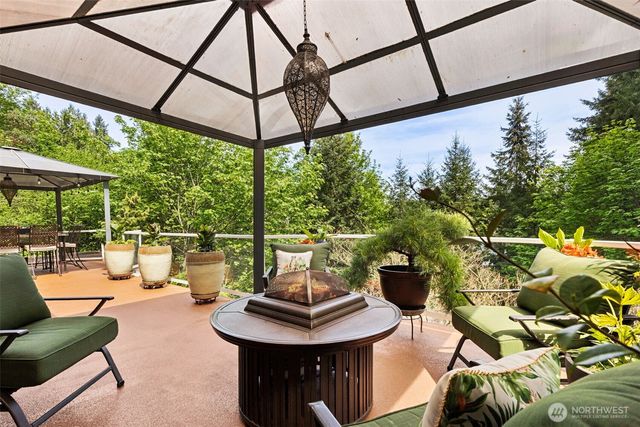 9825 Glory Drive SE, Olympia, WA 98513