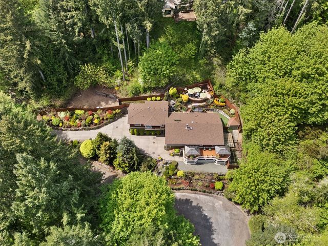 9825 Glory Drive SE, Olympia, WA 98513