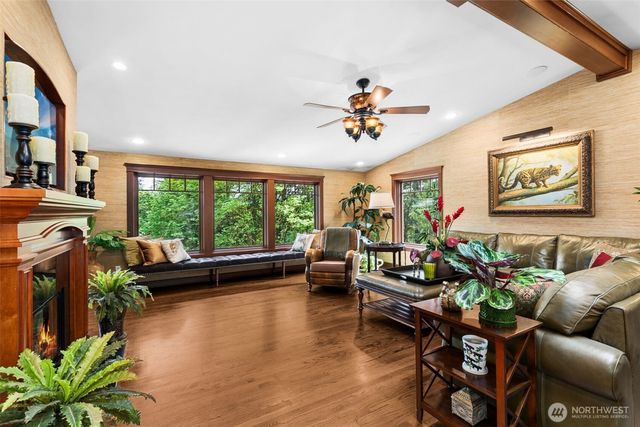 9825 Glory Drive SE, Olympia, WA 98513