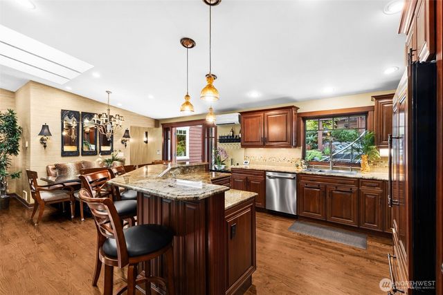 9825 Glory Drive SE, Olympia, WA 98513