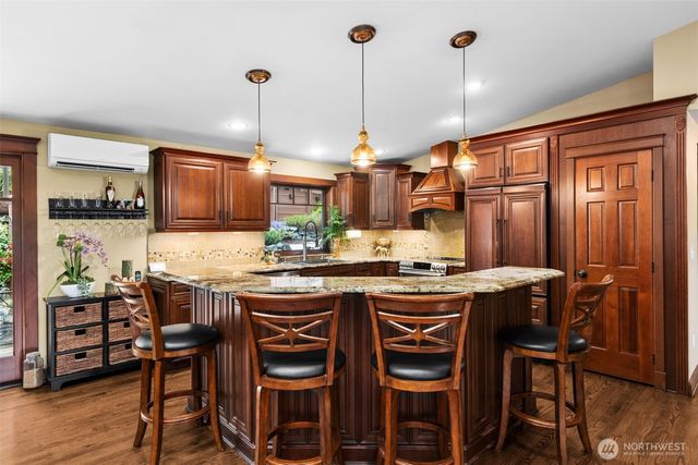 9825 Glory Drive SE, Olympia, WA 98513