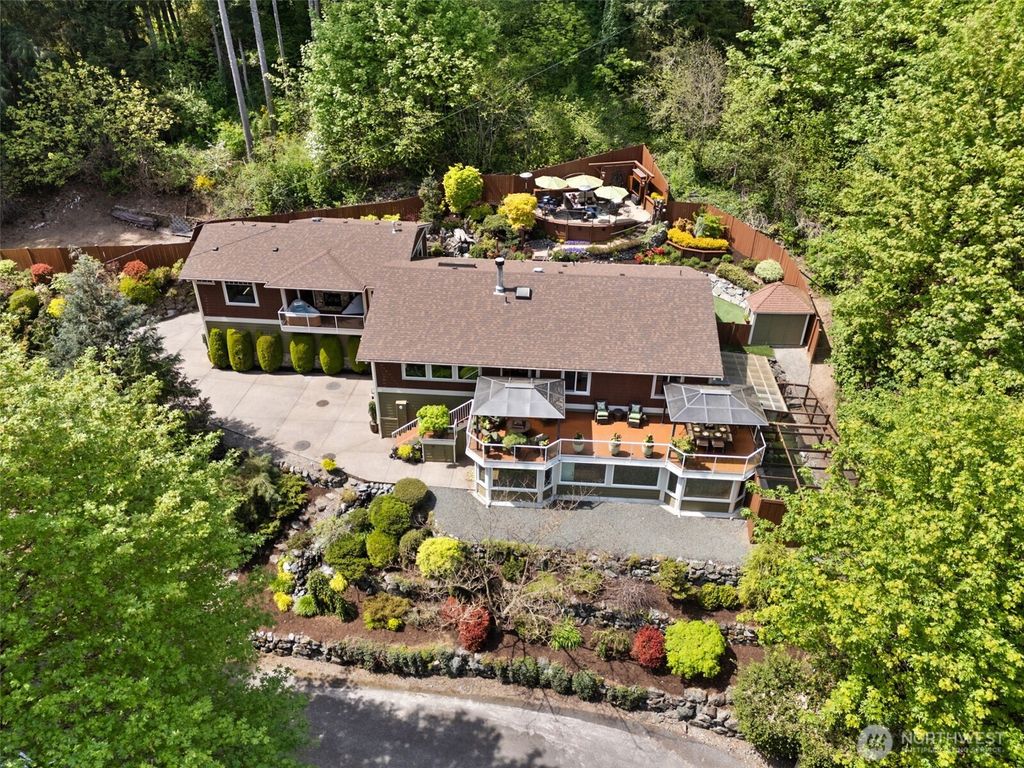 9825 Glory Drive SE, Olympia, WA 98513