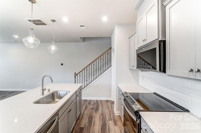 3827 Cheyney Park Drive, Charlotte, NC 28269