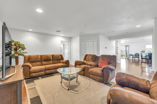 32852 S River Rd, Clarksburg, CA 95612