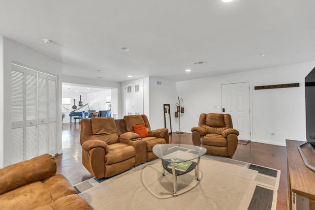 32852 S River Rd, Clarksburg, CA 95612