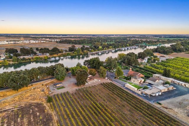 32852 S River Rd, Clarksburg, CA 95612