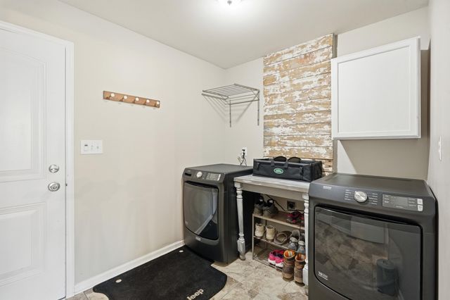 84 Bergamo Lane, Crown Point, IN 46307