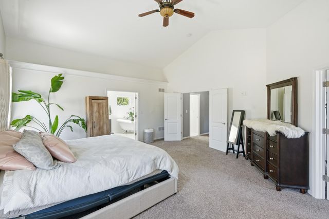 84 Bergamo Lane, Crown Point, IN 46307