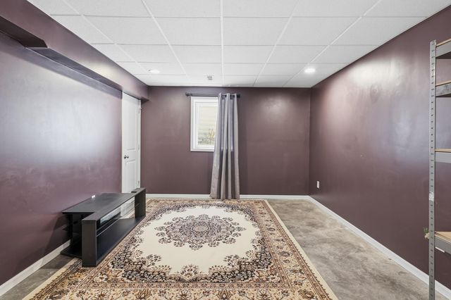 84 Bergamo Lane, Crown Point, IN 46307