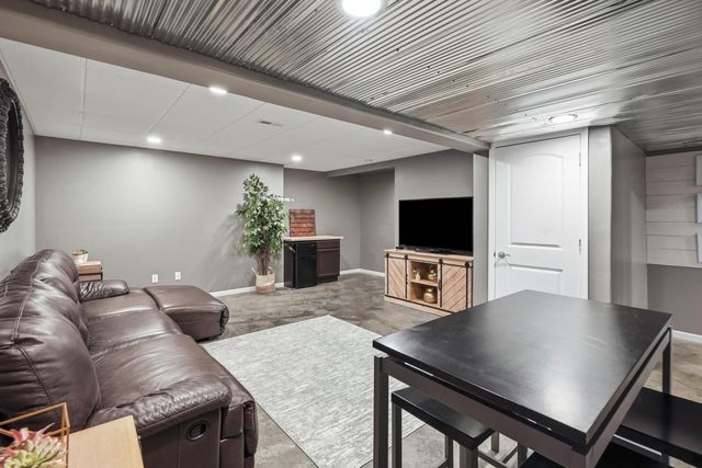 84 Bergamo Lane, Crown Point, IN 46307