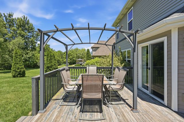 84 Bergamo Lane, Crown Point, IN 46307
