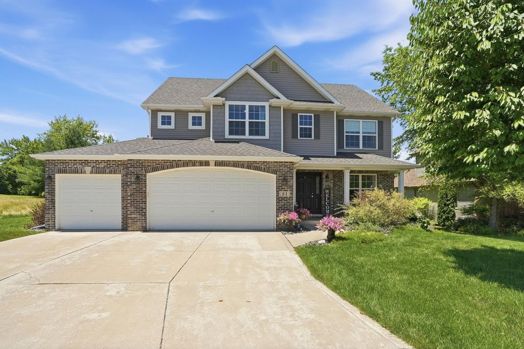 84 Bergamo Lane, Crown Point, IN 46307