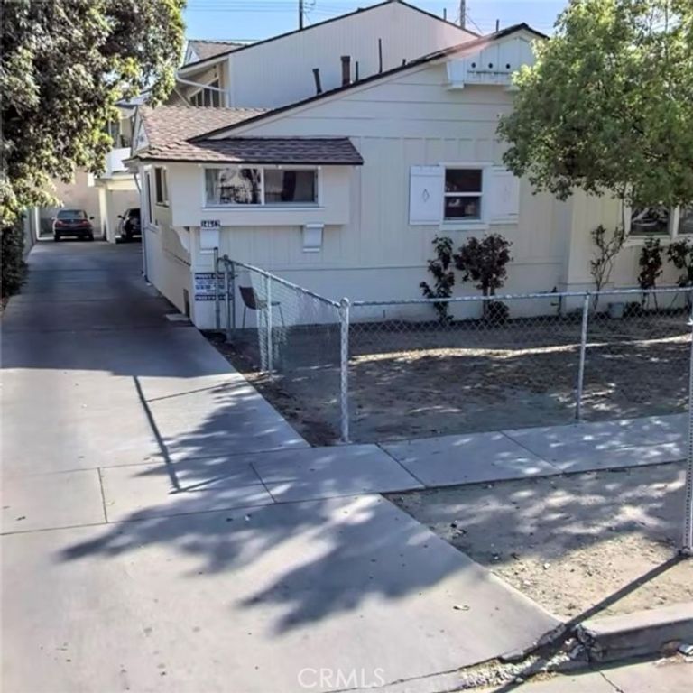 14642 Gilmore, Van Nuys (los Angeles), CA 91411