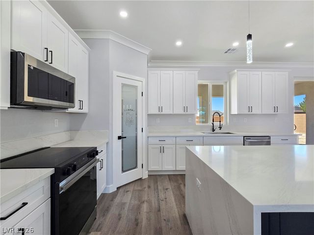 6920 Longmeadow Drive, Pahrump, NV 89061