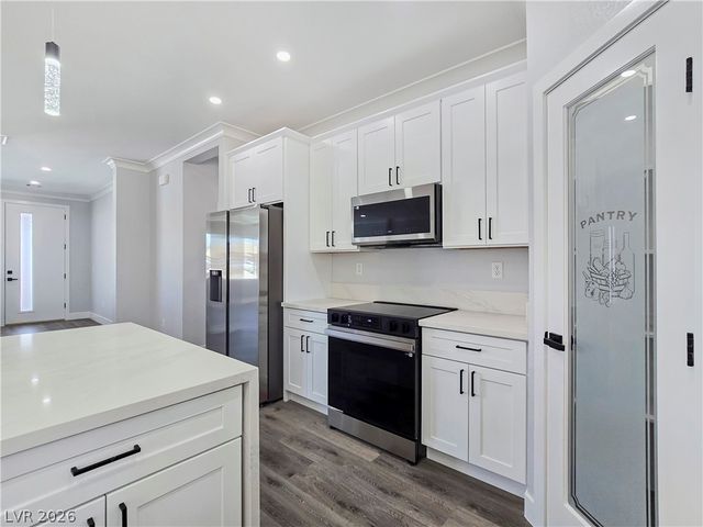 6920 Longmeadow Drive, Pahrump, NV 89061