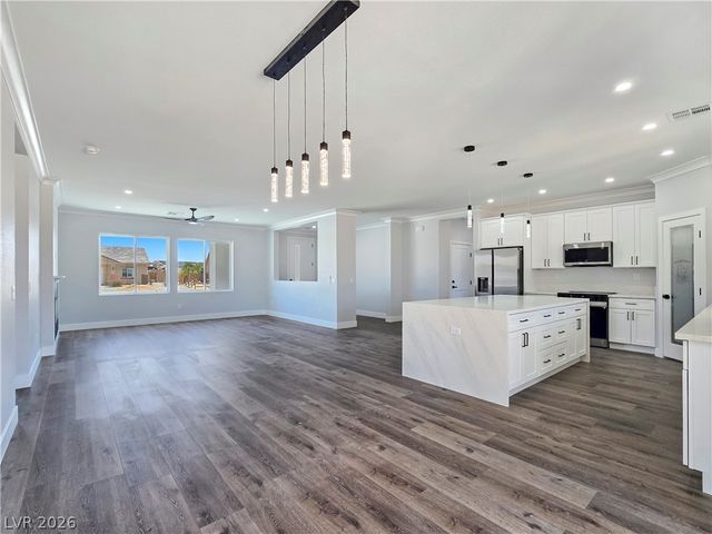 6920 Longmeadow Drive, Pahrump, NV 89061