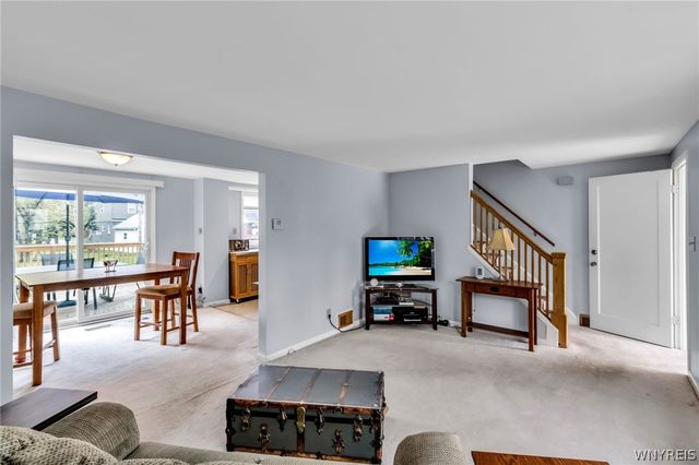 62 Endicott Dr, Amherst, NY 14226