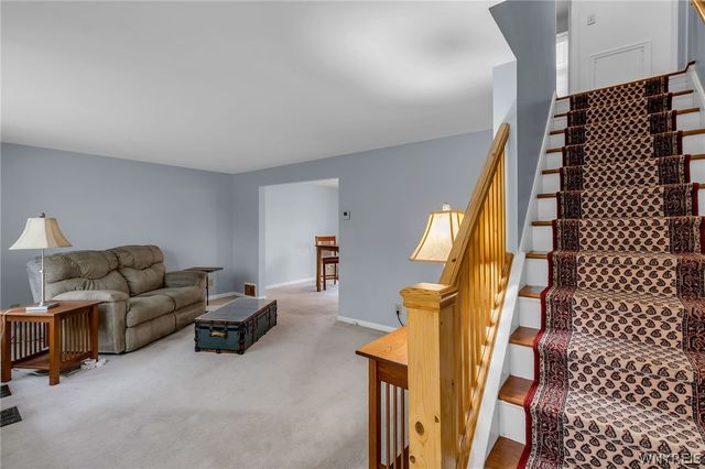 62 Endicott Dr, Amherst, NY 14226